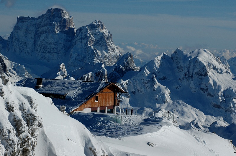 rifugio lagazuoi nevicata